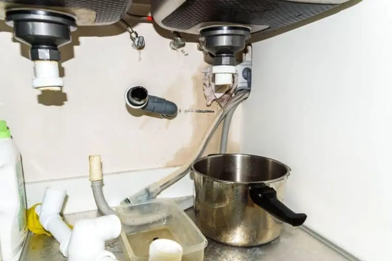 Commercial Kitchen Sink Unclogging 101: Make Life Easier