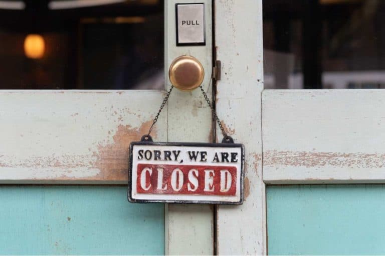 Can A Restaurant Kick You Out When They Close?